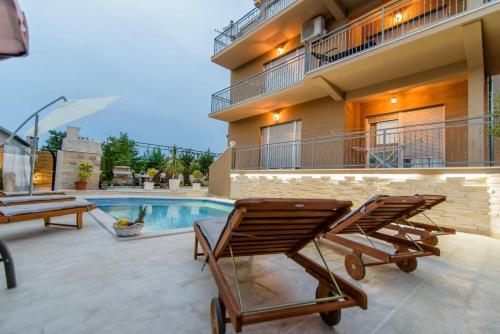 MY DALMATIA - Superior Apartment Zadar with shared pool