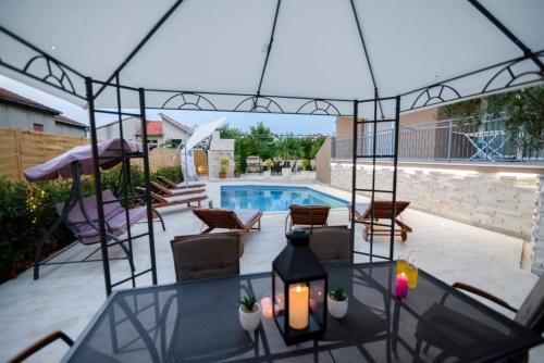 MY DALMATIA - Superior Apartment Zadar with shared pool