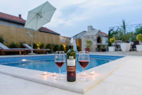 MY DALMATIA - Superior Apartment Zadar with shared pool