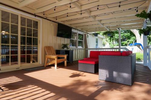 Gambar di galeri bagi Charming Home near I-87 JCT di Queensbury