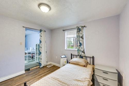 Gallery image of 12 Mi to Dtwn Pittsburgh Home with In-Unit Laundry! in Pittsburgh