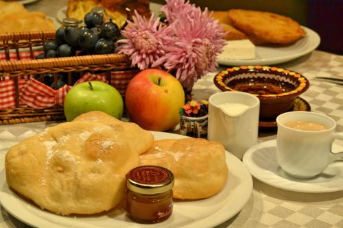 Еда / где поесть недалеко от отеля