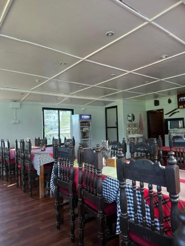 Restaurace v ubytování Meshrom Guest House and Restaurant