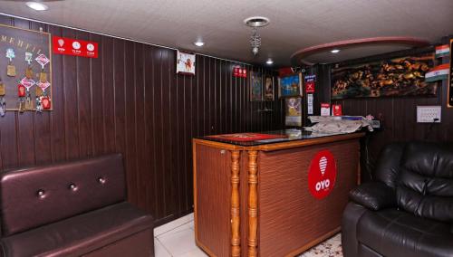 Χώρος καθιστικού στο Hotel O Mehfil Hotel