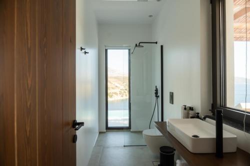Bilik mandi di Kavos Villas Skyros