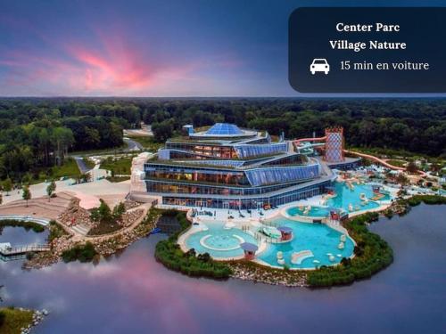 une image du parc aquatique d'un complexe dans l'établissement Cozy home Disney, à Chalifert