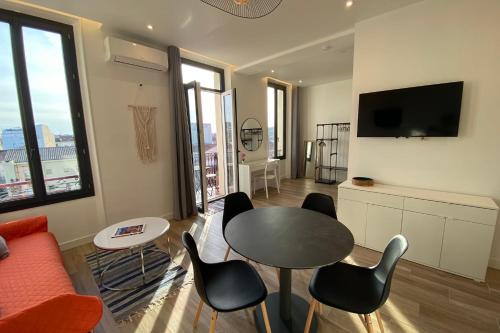 06CJ Beautiful apartment in the heart of Cannes