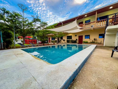 Πισίνα στο ή κοντά στο Inner peace-apartamento con piscina en Surf City