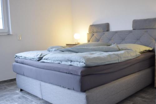 Letto o letti in una camera di Ferienhaus 2 - 55471 Reich - EG - OG