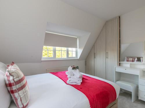 Katil atau katil-katil dalam bilik di Pass the Keys Idyllic Home in Picturesque Village of Wraysbury