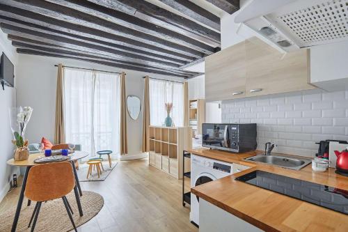 Charming Studio Center of Paris