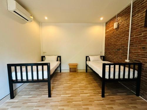 Imagen de la galería de Koh Jum Bungalow & Hostel, en Ko Jum