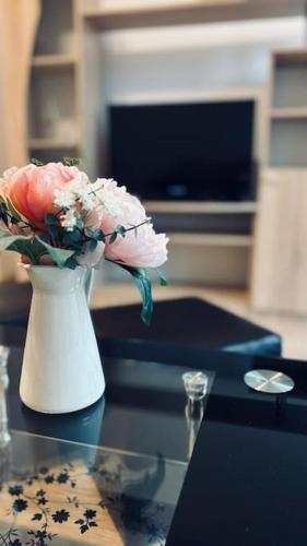 Bright New Apartment With Parking At The Center!