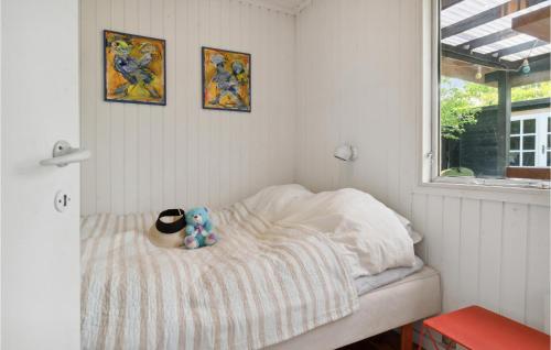 Ένα ή περισσότερα κρεβάτια σε δωμάτιο στο Cozy Home In Jægerspris With Kitchen
