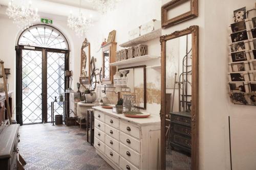 Fotografie z fotogalerie ubytování Caffè dell'Arte Boutique Rooms Locarno v destinaci Locarno