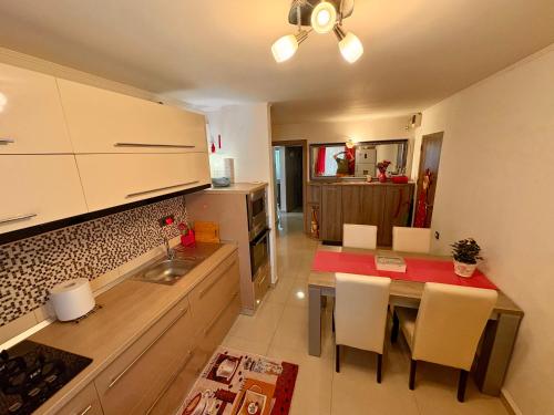 Η κουζίνα ή μικρή κουζίνα στο A&A Apartment