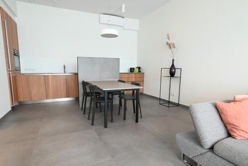 カトザントにあるBardot, luxury apartment with swimming pool and sauna near the beach in Badhuis Cadzandのギャラリーの写真