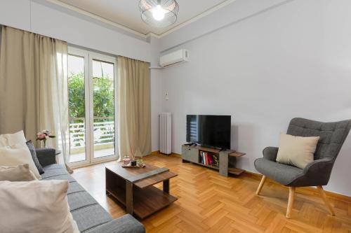 Chrysas apartment