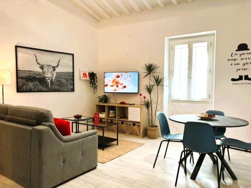 Red Lily Apartment