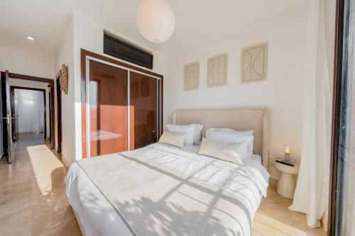 Ένα ή περισσότερα κρεβάτια σε δωμάτιο στο Villa Waky Confort & Relax
