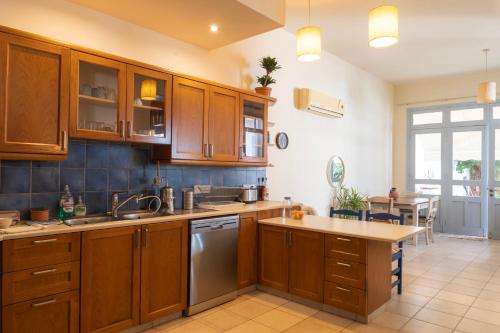 Η κουζίνα ή μικρή κουζίνα στο ANANKE Home