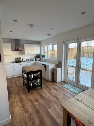 Kuchyň nebo kuchyňský kout v ubytování Fabulous Midlothian 3 Bed Home