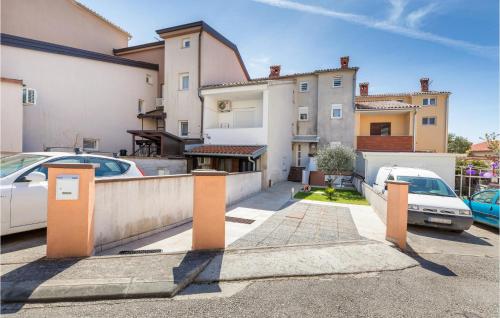 Cozy Apartment In Stinjan With Kitchen