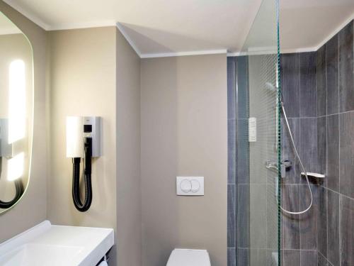 Ibis Wroclaw Centrumにあるバスルーム
