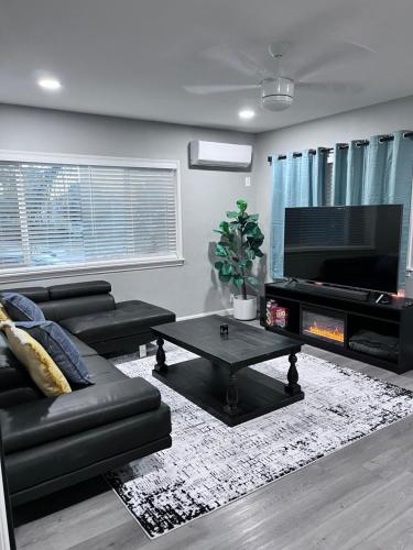 TV a/nebo společenská místnost v ubytování Lux Cozy Experience Elegance