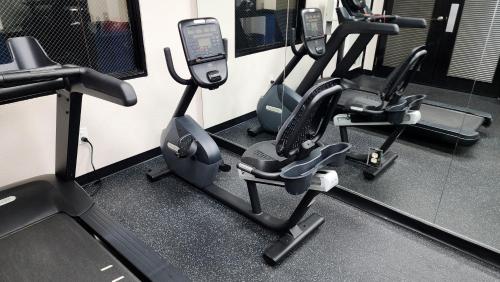 Fitness centrum a/nebo fitness zařízení v ubytování Baymont by Wyndham Casa Grande