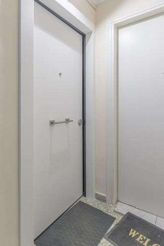 Golden Studio 47sm in Athens Central Pangrati 1km Metro Evangelismos