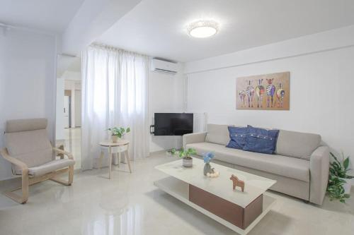 Golden Studio 47sm in Athens Central Pangrati 1km Metro Evangelismos