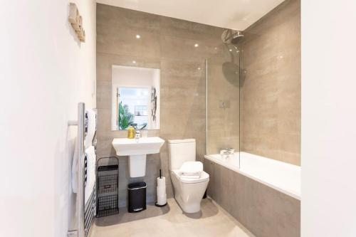 Bilik mandi di The Albany, Redhill