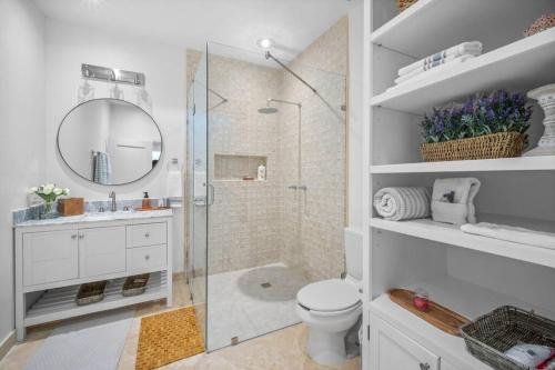 Koupelna v ubytování Luxury Ocean Front Modern Condo in Rosarito