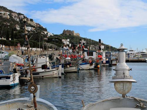 Appartement Moderne à Roses - Près du Port, Climatisation