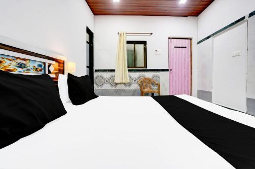 Fotografie z fotogalerie ubytování Spot On Yatri v destinaci Manor
