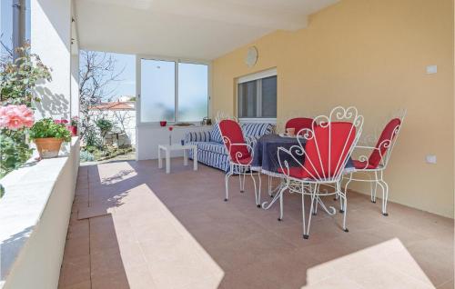 Two-Bedroom Apartment In Fazana