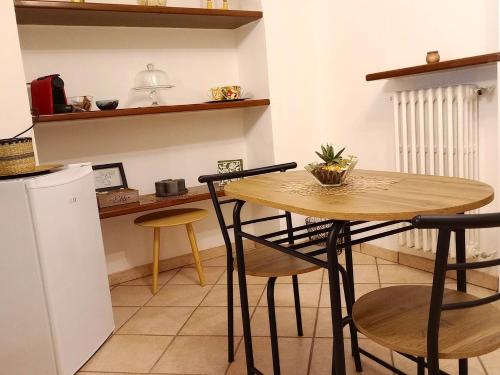 Una cocina o zona de cocina en Rosy Suite Bed and Breakfast