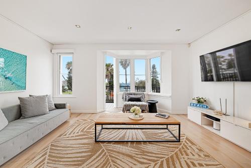 Gallery image of Bondi Beach Hazel unit 1 - Beach view with balcony and 2 bedrooms in Sydney