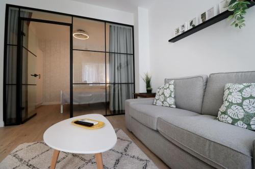 Urban Chic Sofia Top Central Location