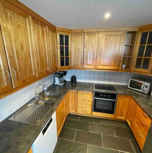 Gambar di galeri bagi Bremanger Sjøbuer 4 bedroom di Svelgen
