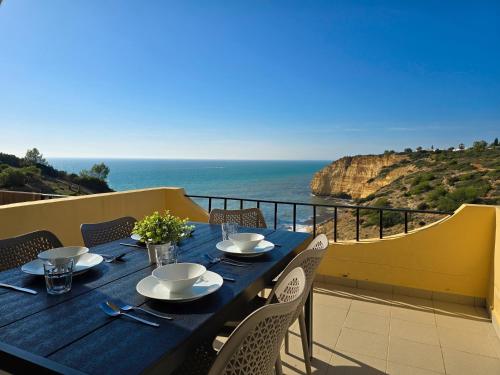 GOLDEN SUN - Sunny Balcony, Sea View, Beach, AC