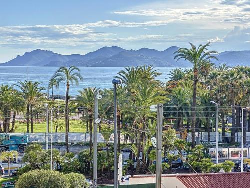 78m2 Terrasse vue mer à 50m de la Croisette