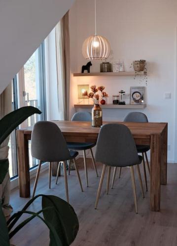 Φωτογραφία από το άλμπουμ του Moderne 3-Zimmer im Grünen σε Schweitenkirchen