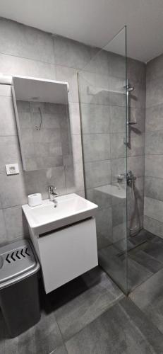 Phòng tắm tại Unique Apartmets 1