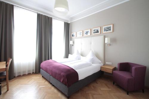 Katil atau katil-katil dalam bilik di Hotel am Molkenmarkt