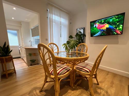 2025 Award Winner Liverpool Cherry House - 4 Bedrooms photo 102
