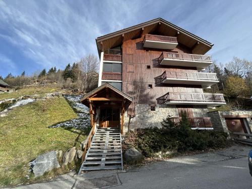 Grand appartement contemporain 10 pers, proche pistes et centre, ascenseur et Wifi inclus