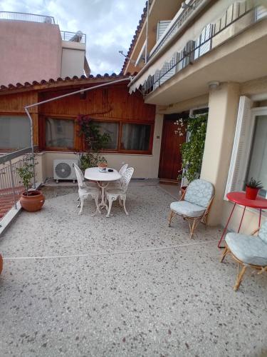 SUNNY APARTMENT NORTHERN ATHENS