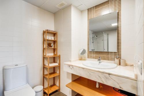 Ultimate Rentals - Appartement Met Uitzicht Op Het Zwembad